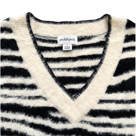 Peck & Peck Sweater Black Ivory Zebra Print V-Neck Oversized Soft Fuzzy Large - Picture 7 of 12
